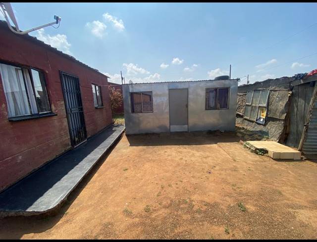 2 BEDROOM HOUSE FOR SALE IN KATLEHONG SOUTH